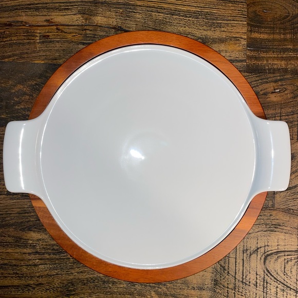 The Cellar Pizza Stone With Acacia Wood Base - Picture 6 of 10